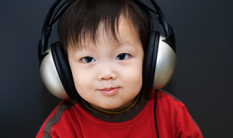 japanese_boy_headphones